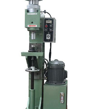 合格的氣壓鉚接機(jī)有哪些特點(diǎn)？