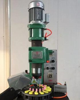 怎樣安全地操作氣液增壓鉚接機(jī)？